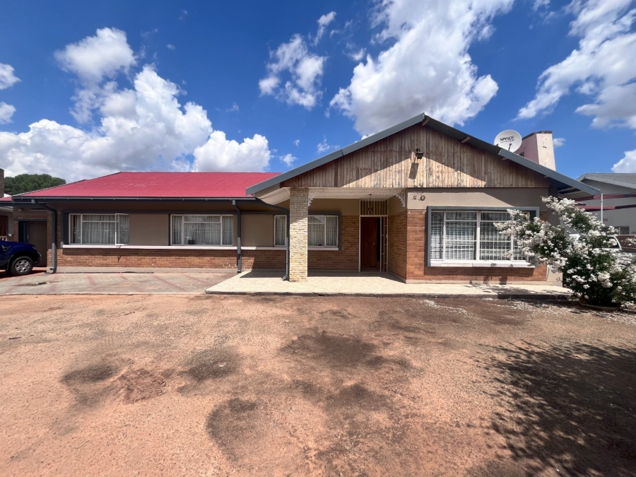 4 Bedroom Property for Sale in Generaal De Wet Free State